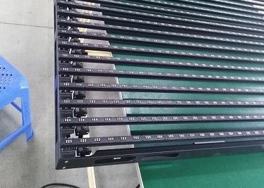 P31.25 पारदर्शी आउटडोर एलईडी मेष स्क्रीन डिस्प्ले बिल्डिंग फेकाडे एलईडी स्क्रीन उच्च चमक आईपी 68 के माध्यम से देखें: